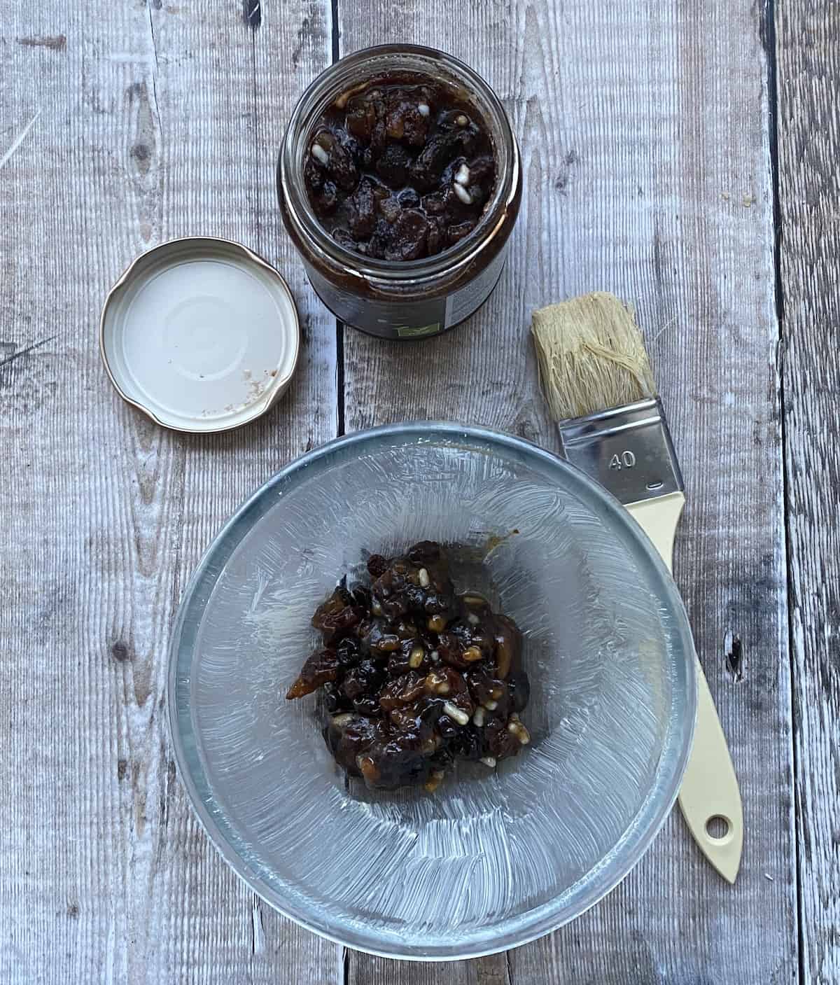 Mincemeat in a pudding basin.